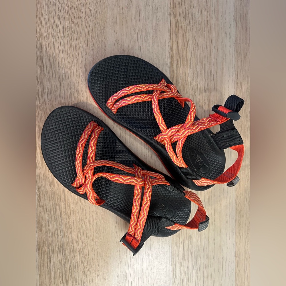 Chaco ZX/2 Classic Rainbow Strappy Buckle Vibram Sandals, kids/jr US 4